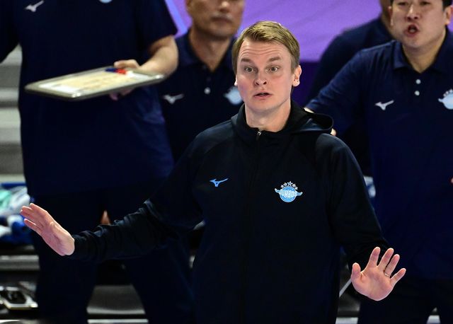 사의 표명한 토니 틸리카이넨 대한항공 감독