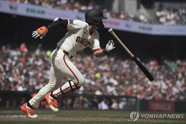 안타 친 이정후