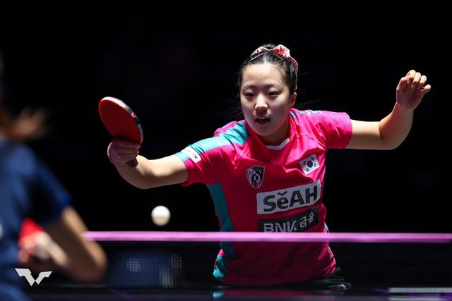 WTT 챔피언스 인천에서 경기 중인 신유빈