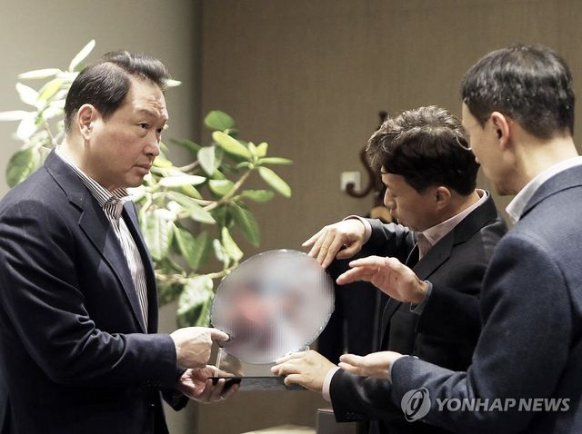 2024년 1월 SK하이닉스 이천캠퍼스 방문한 최태원 회장