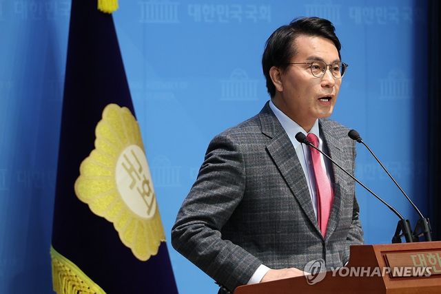 '국무위원 총탄핵 예고' 비판하는 윤상현 의원