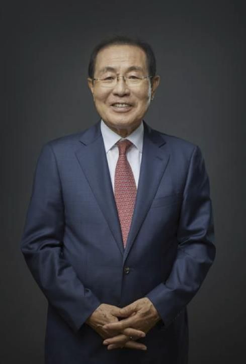 윤동한 한국콜마 회장