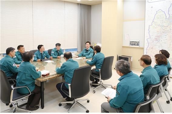 지난 4일 열린 원주시 긴급 비상대책회의