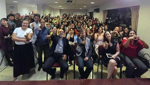 한강 작가의 작품을 주제로 한 멕시코 문학 콘퍼런스 참석자들