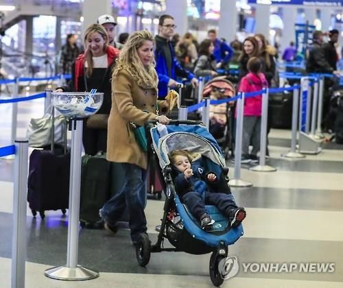 추수감사절 맞아 이동하는 미국인들