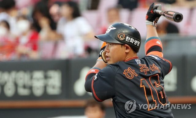 타격하는 하주석