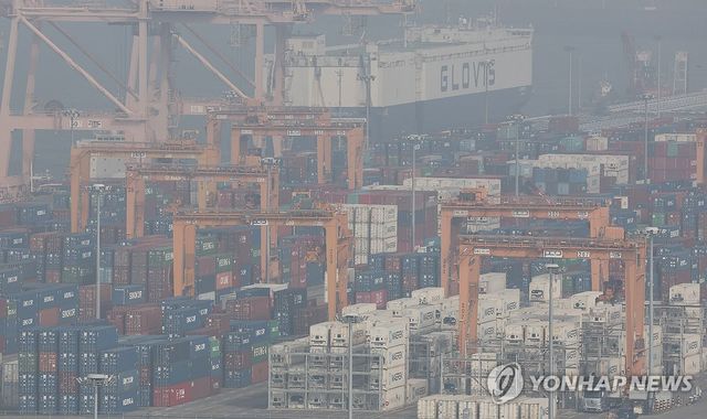 경기도 평택항 컨테이너. [연합뉴스 자료사진]