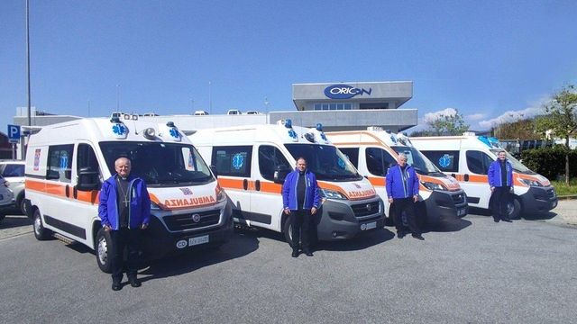 교황이 우크라이나에 기증한 구급차 4대