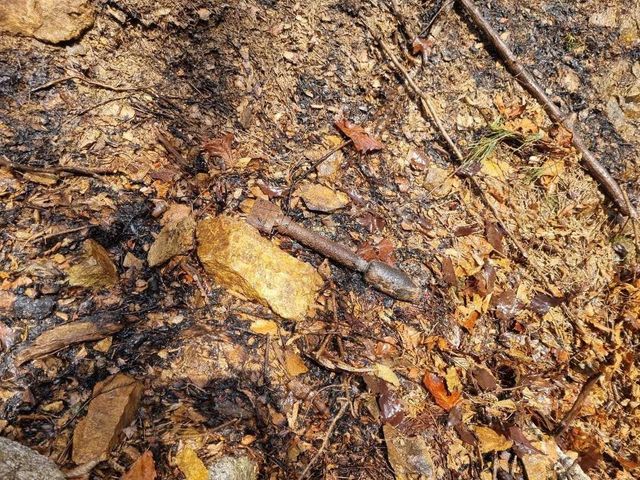 강릉 산불 현장서 발견된 불발탄