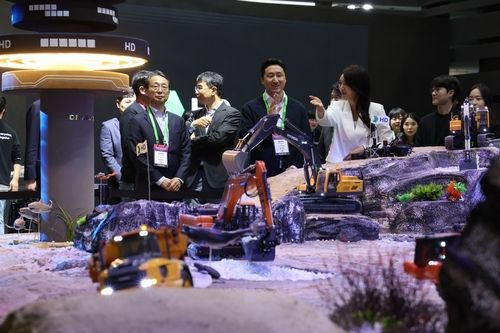 정기선 HD현대 수석부회장, 서울모빌리티쇼 방문 