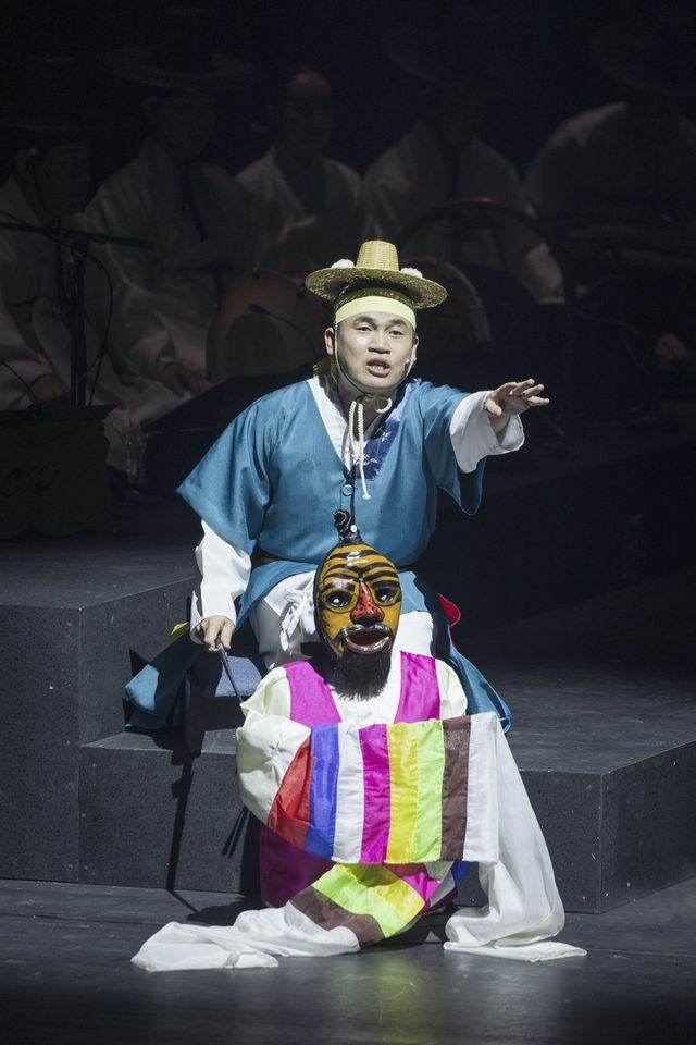 재담 선보이는 발탈꾼