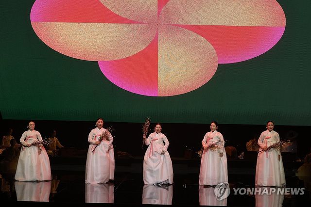 잊혀진 통속민요 26곡으로 '다시 그리는 노래'