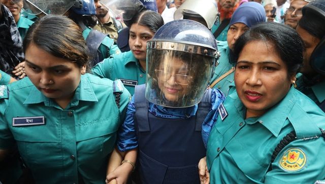 방글라데시 법원에 출두하는 투린 아프로즈 전 ICT 검사