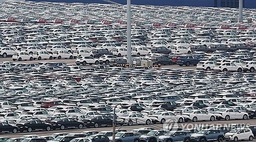 평택항에서 수출대기 중인 자동차