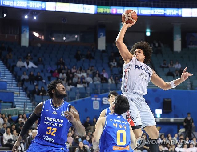 현대모비스 프림(오른쪽)