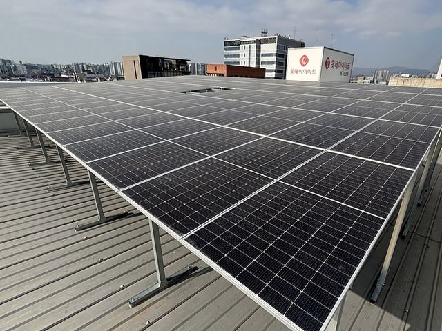 롯데하이마트 7개사업장에 태양광발전…"온실가스 연 258t 감축" - 1