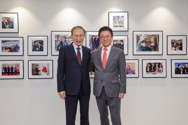 이명박 전 대통령과 이철우 경북도지사