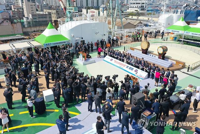 국내 첫 건조 크루즈페리 팬스타 미라클호