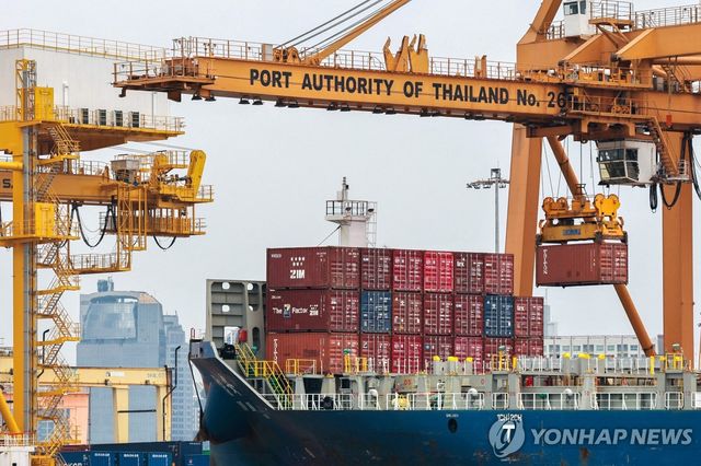 컨테이너 적재 모습