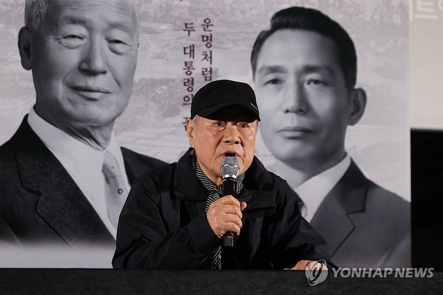 인사말하는 이장호 감독