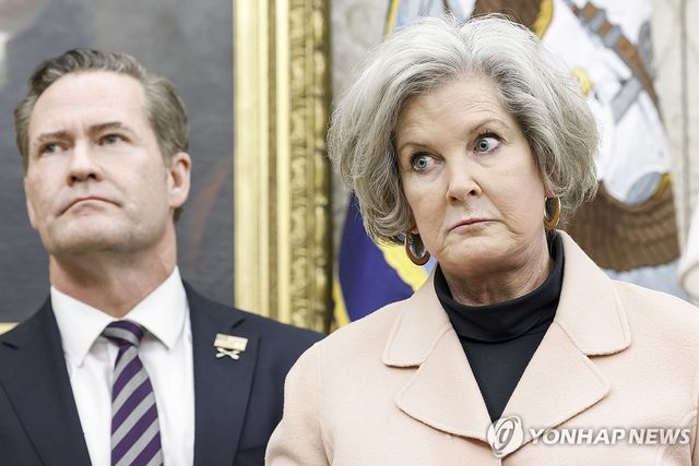 美백악관의 왈츠 안보보좌관과 와일스 비서실장