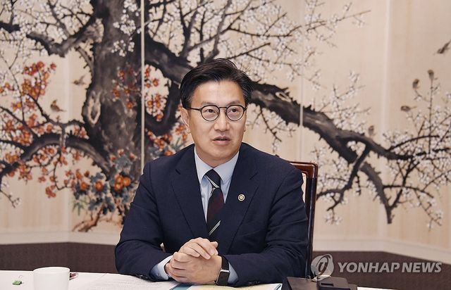 모두발언하는 김범석 차관