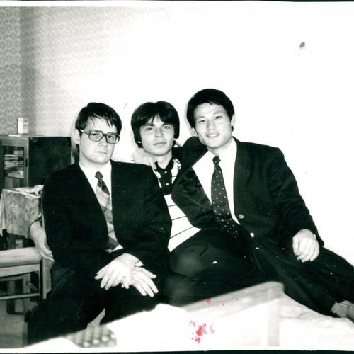1984년 북한 김일성종합대학교 유학 시절 란코프 교수(맨 왼쪽)