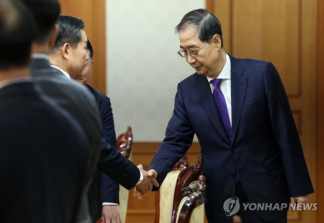 '사퇴 전 마지막 일정'…한덕수 권한대행 안보관계장관회의