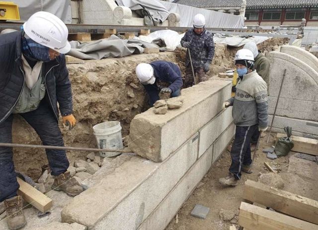 경복궁 근정전 월대 보수공사 수리 현장 모습 