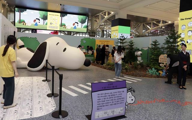 신세계백화점, 피너츠 75주년 기념 팝업