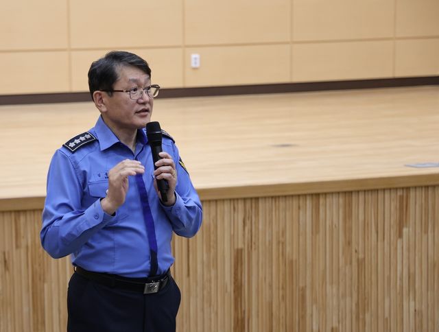 동해해경청 방문한 김용진 해양경찰청장