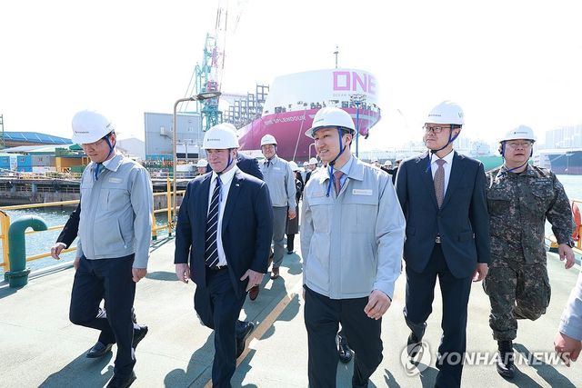 존 펠란 미 해군성 장관, HD현대중공업 방문