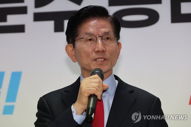 후보 교체 입장 밝히는 김문수 후보