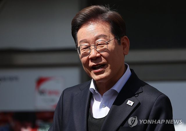 연설하는 이재명 후보