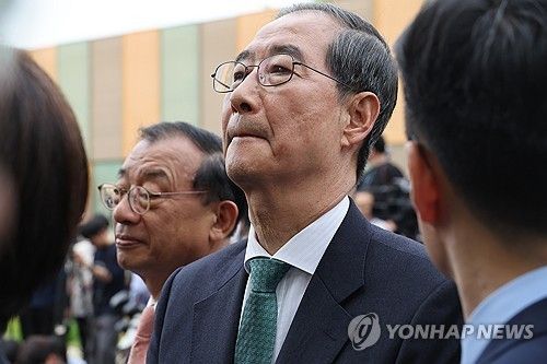 생각에 잠긴 한덕수 대선 예비후보