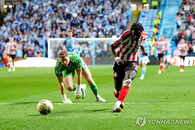 결승골을 터트리는 선덜랜드의 엘리에세르 마옌다