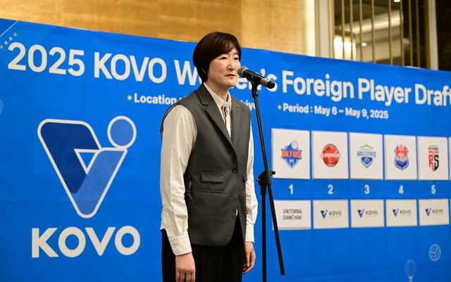 웨더링턴 지명하는 장소연 페퍼저축은행 감독