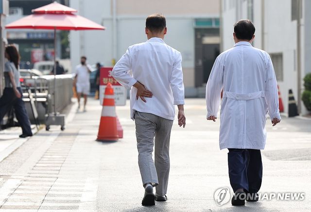 모두가 지치는 의정갈등 장기화