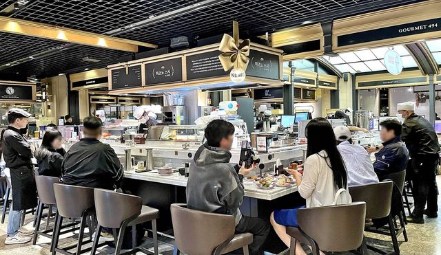 하츠노스시 바이(by) 코우지