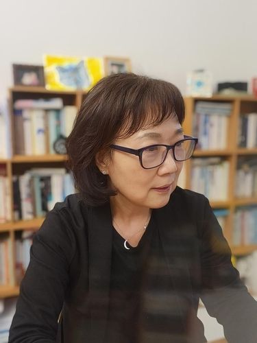 연합뉴스와 인터뷰 중인 권희정 미혼모아카이빙과권익연구소장