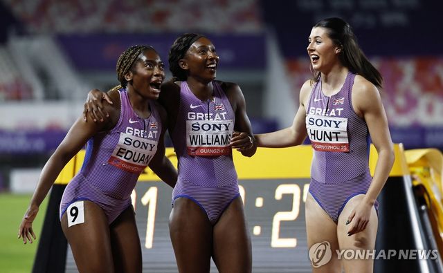 여자 400ｍ 계주에서 우승한 영국