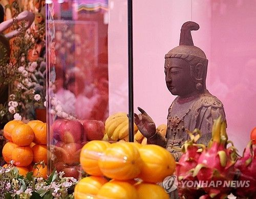 부석사 봉송법회에 모셔진 고려 불상 