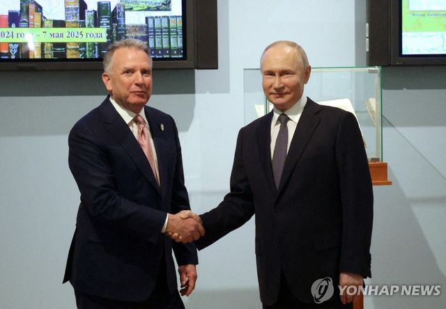 4월 11일(현지시간) 러시아 상트페테르부르크에서 만난 푸틴 대통령과 위트코프 특사