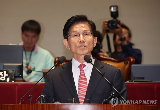 국민의힘 의원총회서 발언하는 김문수 대선 후보