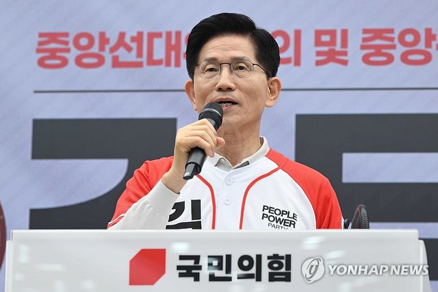 발언하는 김문수 후보