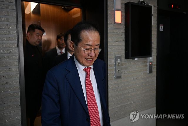 정계은퇴 의사 밝힌 홍준표