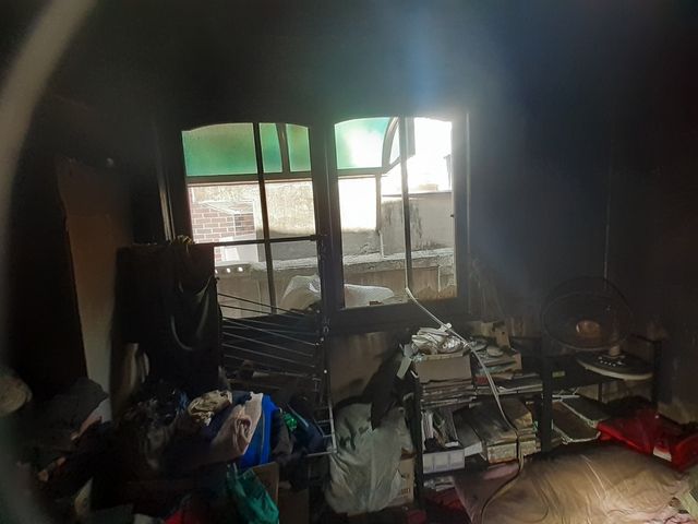 화재로 타버린 주택 내부