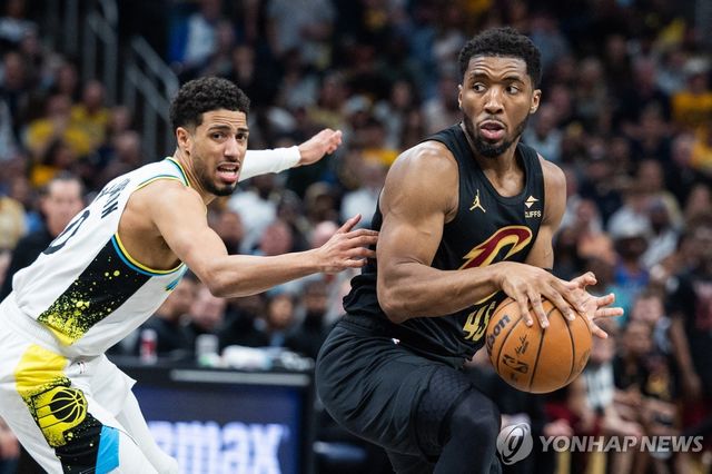 타이리스 할리버튼과 도너번 미첼