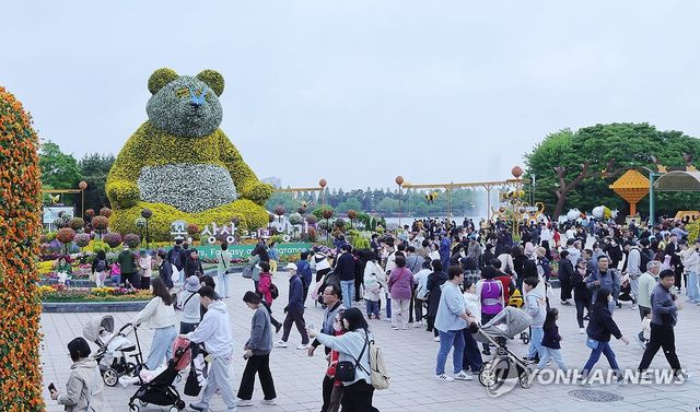 고양국제꽃박람회 즐기는 연휴 인파