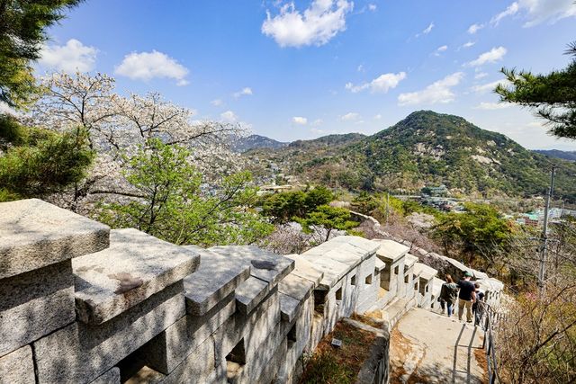 인왕산자락 한양도성에서 바라본 북악산 [사진/임헌정 기자]